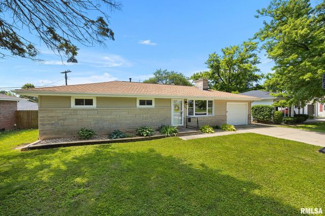 202 DEVONSHIRE Road, Washington, IL 61571