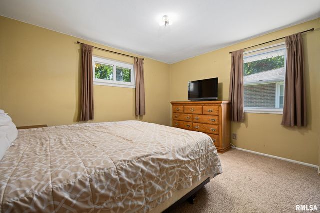 202 DEVONSHIRE Road, Washington, IL 61571