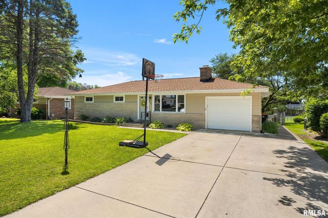 202 DEVONSHIRE Road, Washington, IL 61571