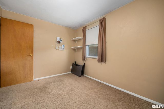 202 DEVONSHIRE Road, Washington, IL 61571
