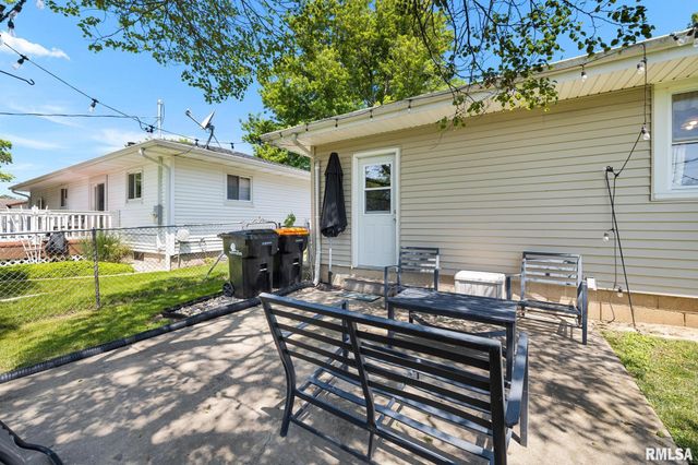 202 DEVONSHIRE Road, Washington, IL 61571