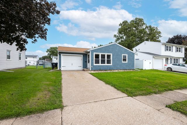 4737 19th Avenue, Moline, IL 61265