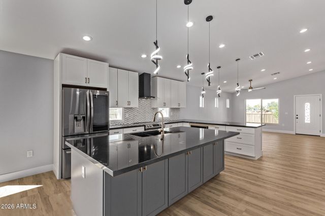 1645 S 29TH Avenue, Phoenix, AZ 85009