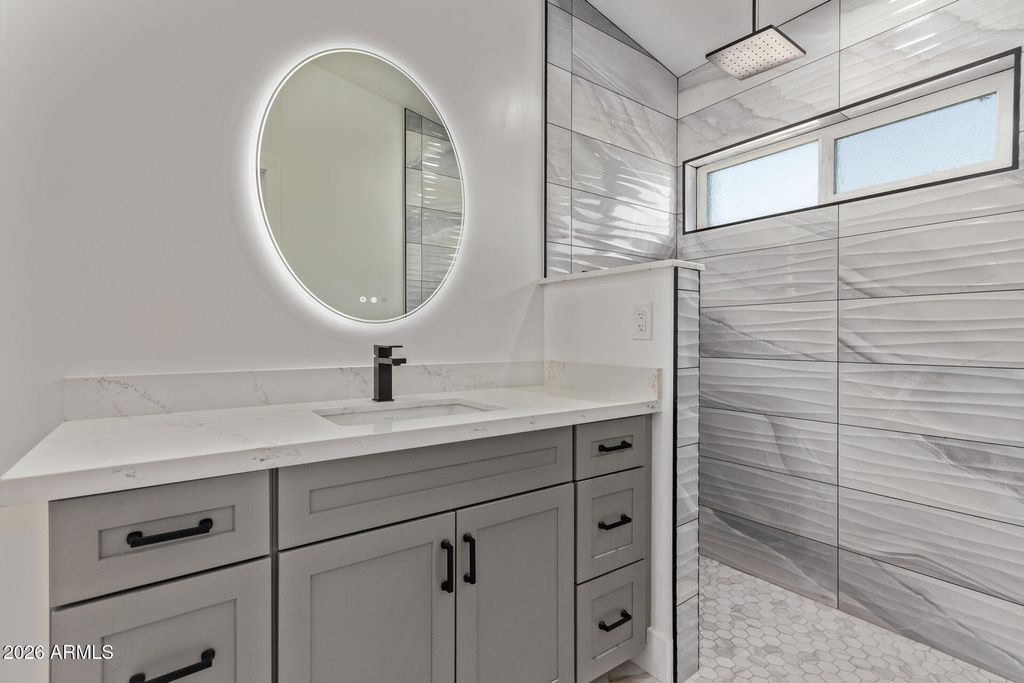 1645 S 29TH Avenue, Phoenix, AZ 85009