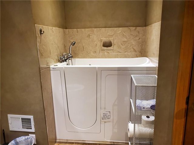 240 Oak Leaf Drive, Stockbridge, GA 30281