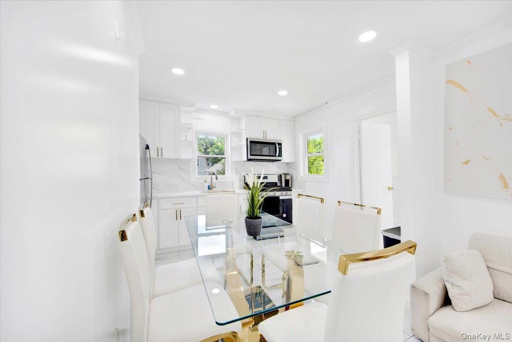 232 Jessamine Avenue, Yonkers, NY 10701 — photo 3