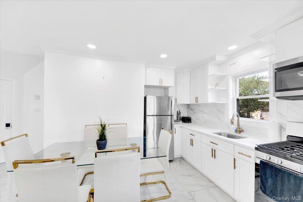232 Jessamine Avenue, Yonkers, NY 10701 — photo 5