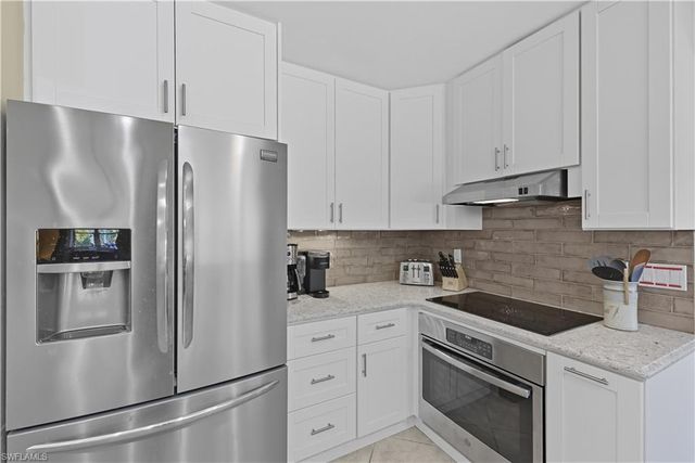 2261 Kings Lake BLVD, Naples, FL 34112