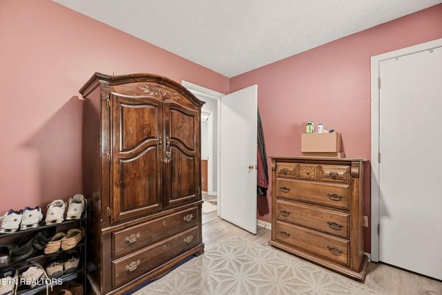 148 Batley Loop Rd, Clinton, TN 37716