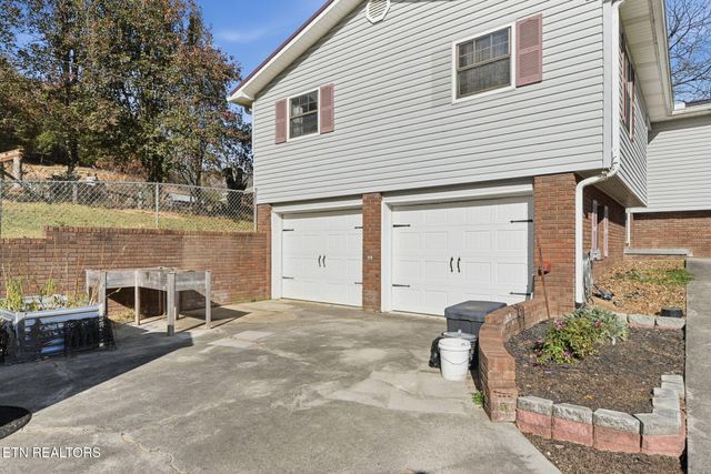 148 Batley Loop Rd, Clinton, TN 37716