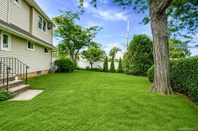 2055 Alan Drive, Seaford, NY 11783