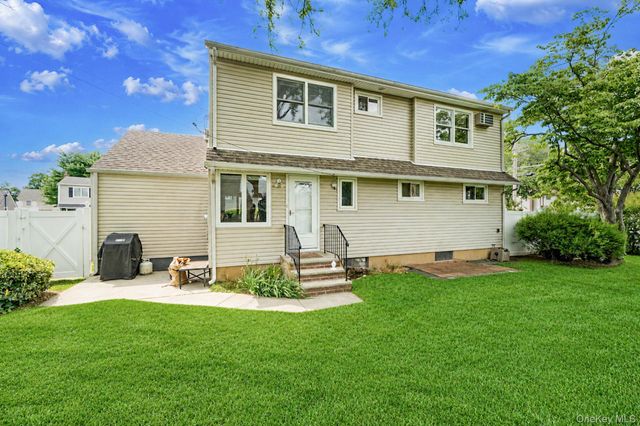 2055 Alan Drive, Seaford, NY 11783
