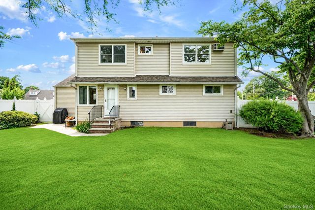 2055 Alan Drive, Seaford, NY 11783