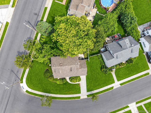 2055 Alan Drive, Seaford, NY 11783