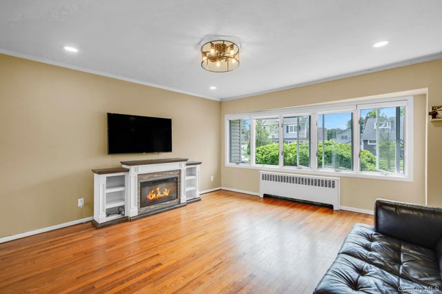 2055 Alan Drive, Seaford, NY 11783