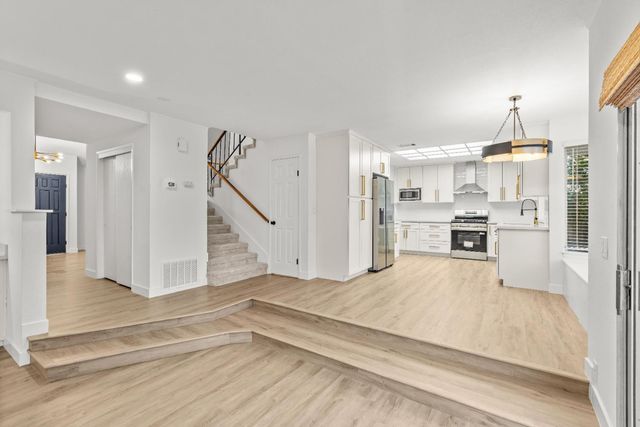 1962 Chaparral Way, Stockton, CA 95209