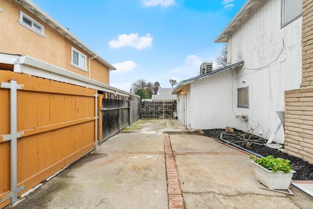 1962 Chaparral Way, Stockton, CA 95209