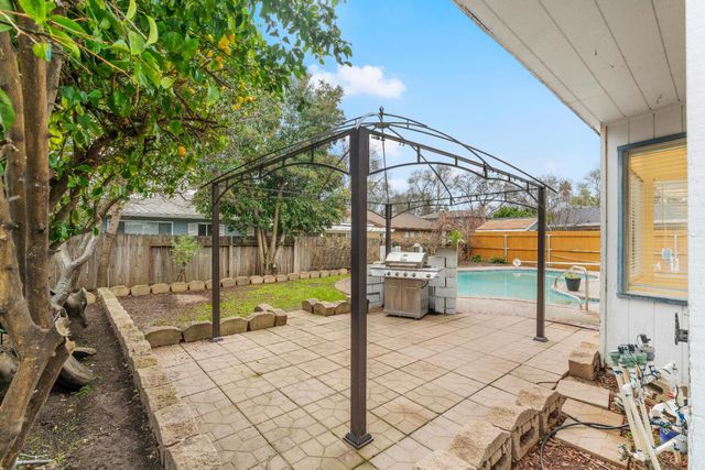 1962 Chaparral Way, Stockton, CA 95209