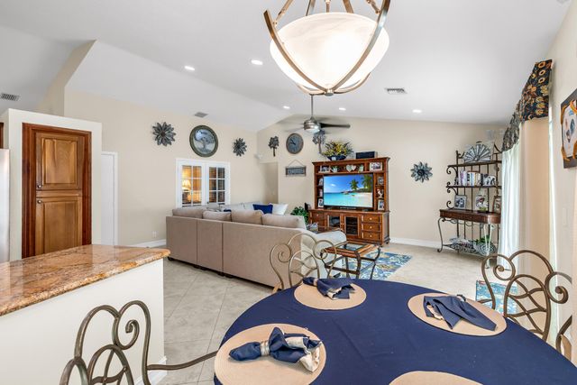 1966 SW 105th Avenue, Davie, FL 33324