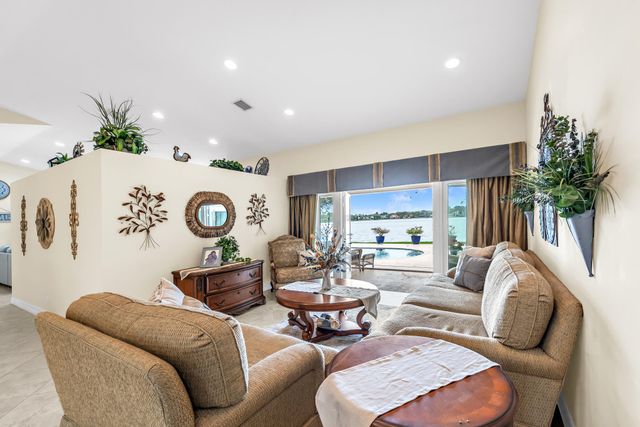 1966 SW 105th Avenue, Davie, FL 33324