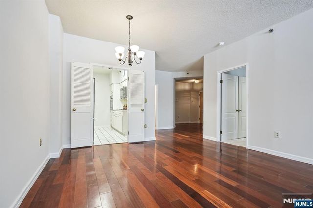 10 Smith Manor Boulevard 107, West Orange, NJ 07052