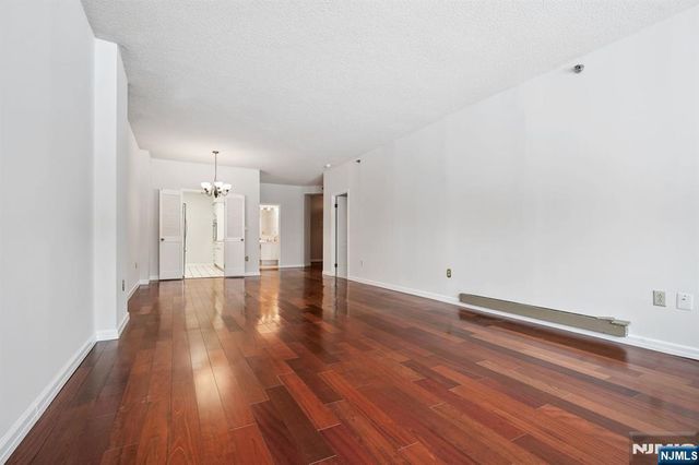 10 Smith Manor Boulevard 107, West Orange, NJ 07052