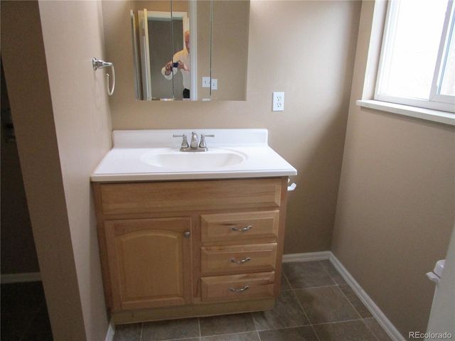 719 S Macon Way, Aurora, CO 80012