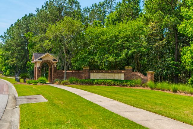 1557 Oakhurst Drive, Mount Pleasant, SC 29466