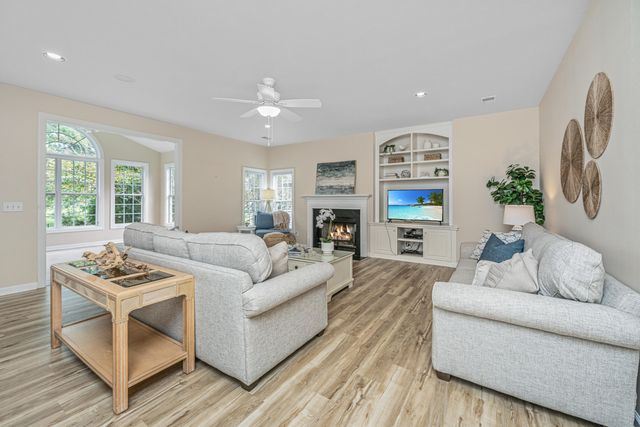 1557 Oakhurst Drive, Mount Pleasant, SC 29466