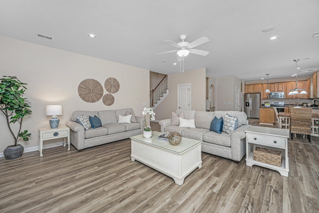 1557 Oakhurst Drive, Mount Pleasant, SC 29466