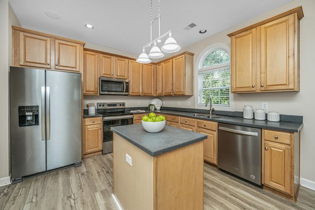 1557 Oakhurst Drive, Mount Pleasant, SC 29466