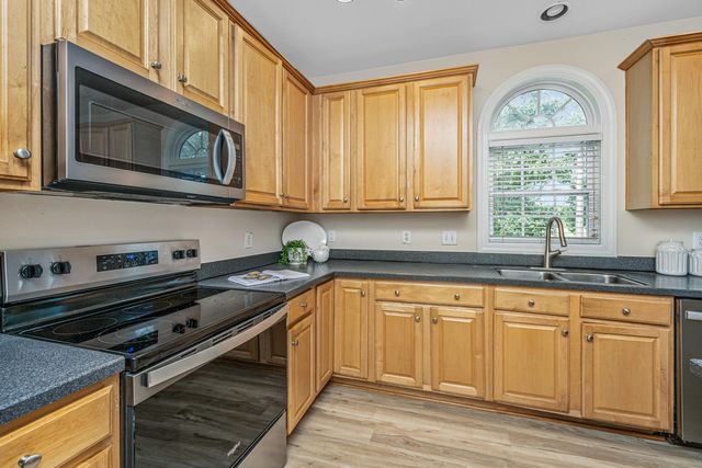 1557 Oakhurst Drive, Mount Pleasant, SC 29466