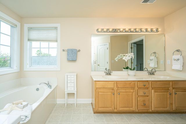 1557 Oakhurst Drive, Mount Pleasant, SC 29466