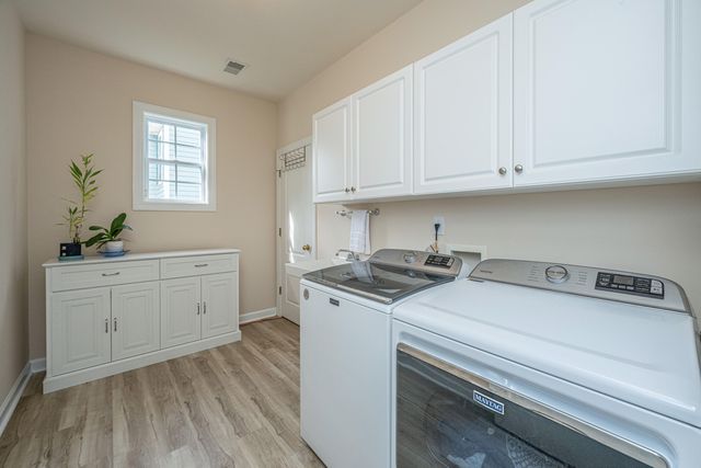 1557 Oakhurst Drive, Mount Pleasant, SC 29466