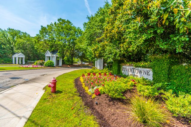 1557 Oakhurst Drive, Mount Pleasant, SC 29466