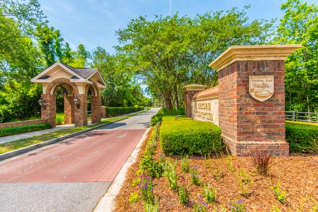 1557 Oakhurst Drive, Mount Pleasant, SC 29466