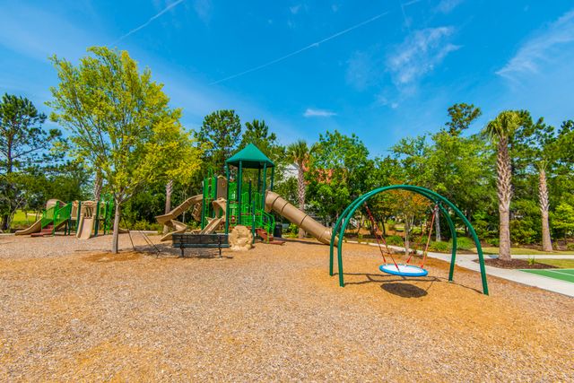 1557 Oakhurst Drive, Mount Pleasant, SC 29466