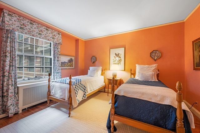 101 Chestnut Street E, Boston, MA 02108