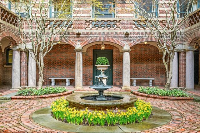 101 Chestnut Street E, Boston, MA 02108