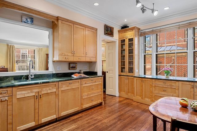 101 Chestnut Street E, Boston, MA 02108