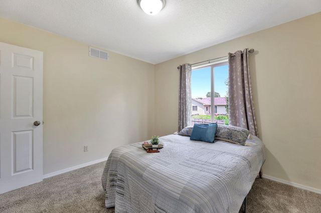 5328 S Ellis St, Wichita, KS 67216