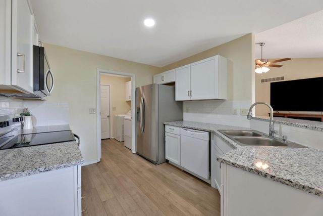 5328 S Ellis St, Wichita, KS 67216