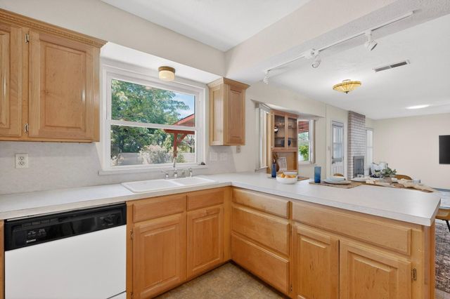 6808 Christy Avenue NE, Albuquerque, NM 87109