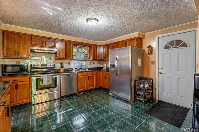 13670 Martin Rd, Newstead, NY 14001
