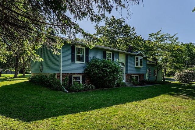 13670 Martin Rd, Newstead, NY 14001
