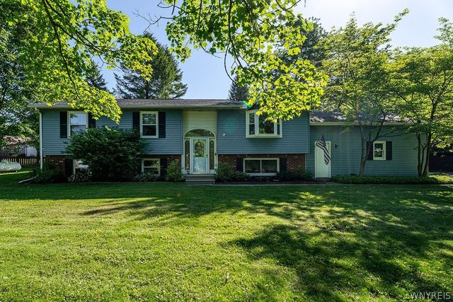 13670 Martin Rd, Newstead, NY 14001