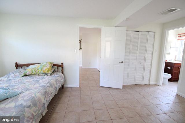 5100 AMPTHILL DR, Alexandria, VA 22312