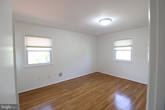 5100 AMPTHILL DR, Alexandria, VA 22312