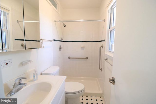 5100 AMPTHILL DR, Alexandria, VA 22312