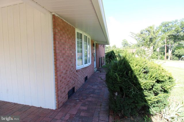 5100 AMPTHILL DR, Alexandria, VA 22312